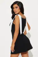 Stylish Black Contrast Mini Dress with Bow Detail - Sleeveless Boat Neck Design(Black/combo,XS)