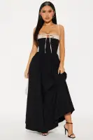 Elegant Black Maxi Dress with Square Neckline & Adjustable Straps – Tie Front & Pleated Detail