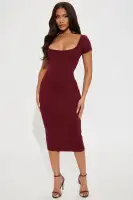 Chic Scoop Neck Mini Dress with Back Slit & Zipper - Black & Wine