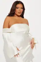 Elegant Off-Shoulder Satin Maxi Dress with Bell Sleeves & Ruched Detail – Cream(Cream,XS)