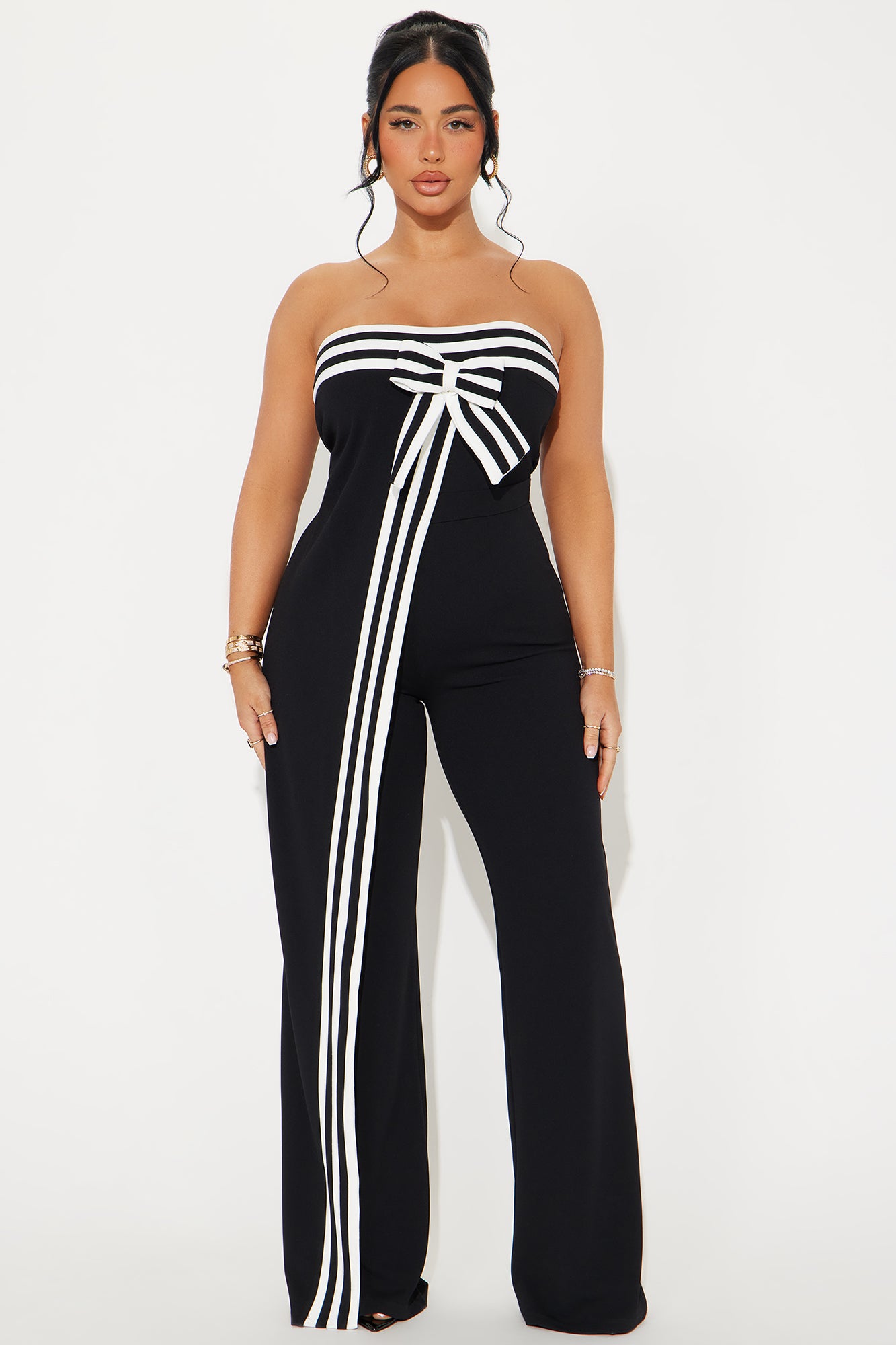 Backless Halter Romper - Flowy Short Cotton Jumpsuit with Y-Neckline