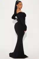 Elegant Black Off-Shoulder Maxi Dress with Long Sleeves & Cut-Out Hardware Detail – Stretchy Polyester Blend(Black,XS)