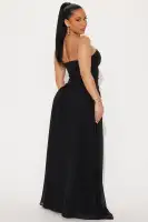 Elegant Strapless Chiffon Gown with Asymmetrical Hem & Pleated Detail – Black & Orange(Black,XS)