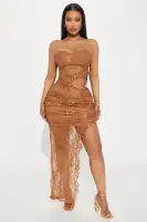 Elegant Brown Lace Maxi Dress with Sweetheart Neckline & High Slit – Strapless Ruched Design