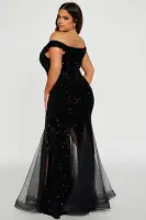 Elegant Sequin Off-Shoulder Maxi Dress – Deep V-Neck Mermaid Silhouette in Hunter & Black(Black,XS)