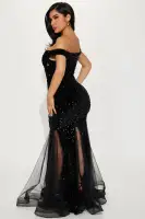 Elegant Sequin Off-Shoulder Maxi Dress – Deep V-Neck Mermaid Silhouette in Hunter & Black(Black,XS)