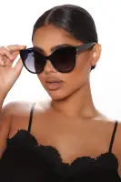 Multi-Color Plastic Frame Gradient Lens Sunglasses