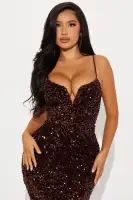 Elegant Sequin Maxi Dress with Adjustable Straps & V-Wire Back – Chocolate(Chocolate,XS)