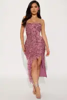 Elegant Sequin Midi Dress with Feather Trim & High Slit – Strapless Sweetheart Neckline