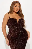 Elegant Sequin Maxi Dress with Adjustable Straps & V-Wire Back – Chocolate(Chocolate,XS)