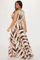 Elegant Satin Maxi Dress with V-Neck, Sleeveless & High Slit Back – Ivory/Combo(Ivory/combo,XS)