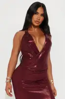 Sexy Burgundy Metallic Maxi Dress – Halter Neck, Backless & Ruched with High Slit – Stretchy Polyester-Spandex Blend(Burgundy,XS)
