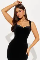 Elegant Velvet Off-Shoulder Maxi Dress with Train - Black, Red, Hunter(Black,XS)