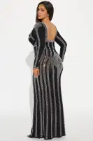 Elegant Black Mesh Gown with Rhinestone Embellishments & Sweetheart Neckline(Black,XS)