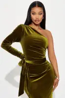 Elegant One-Shoulder Velvet Gown with Tie Waist – Available in Chartreuse & Wine(Chartreuse,XS)