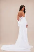 Elegant Strapless Satin Gown Set with Shawl – Sweetheart Neckline & Lace-Up Back(White,XS)
