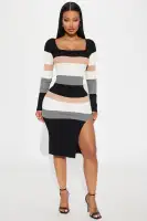 Elegant Striped Midi Dress with Square Neck & Long Sleeves – Side Slit & Stretch Fabric