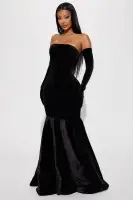 Elegant Black & Royal Velvet Mermaid Gown – Strapless Corset Waist with Detachable Gloves