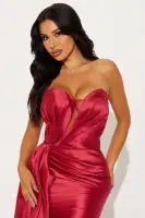 Elegant Strapless Sweetheart Maxi Gown with High Slit – Navy & Red(Red,XS)
