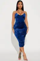 Elegant Velvet Midi Dress with Spaghetti Straps & V-Neckline – Burgundy, Navy, Pink