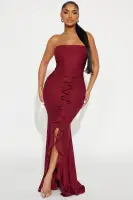 Elegant Strapless Maxi Dress with Ruffle Detail & Front Slit – Navy & Burgundy