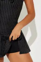 Elegant Black Pinstripe Pleated Mini Dress with Sweetheart Neckline & Adjustable Straps – Built-in Shorts(Black,XS)