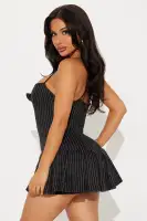 Elegant Black Pinstripe Pleated Mini Dress with Sweetheart Neckline & Adjustable Straps – Built-in Shorts(Black,XS)