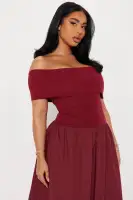 Elegant Off-Shoulder Pleated Maxi Dress - Black & Burgundy - 95% Cotton, 5% Spandex(Burgundy,XS)