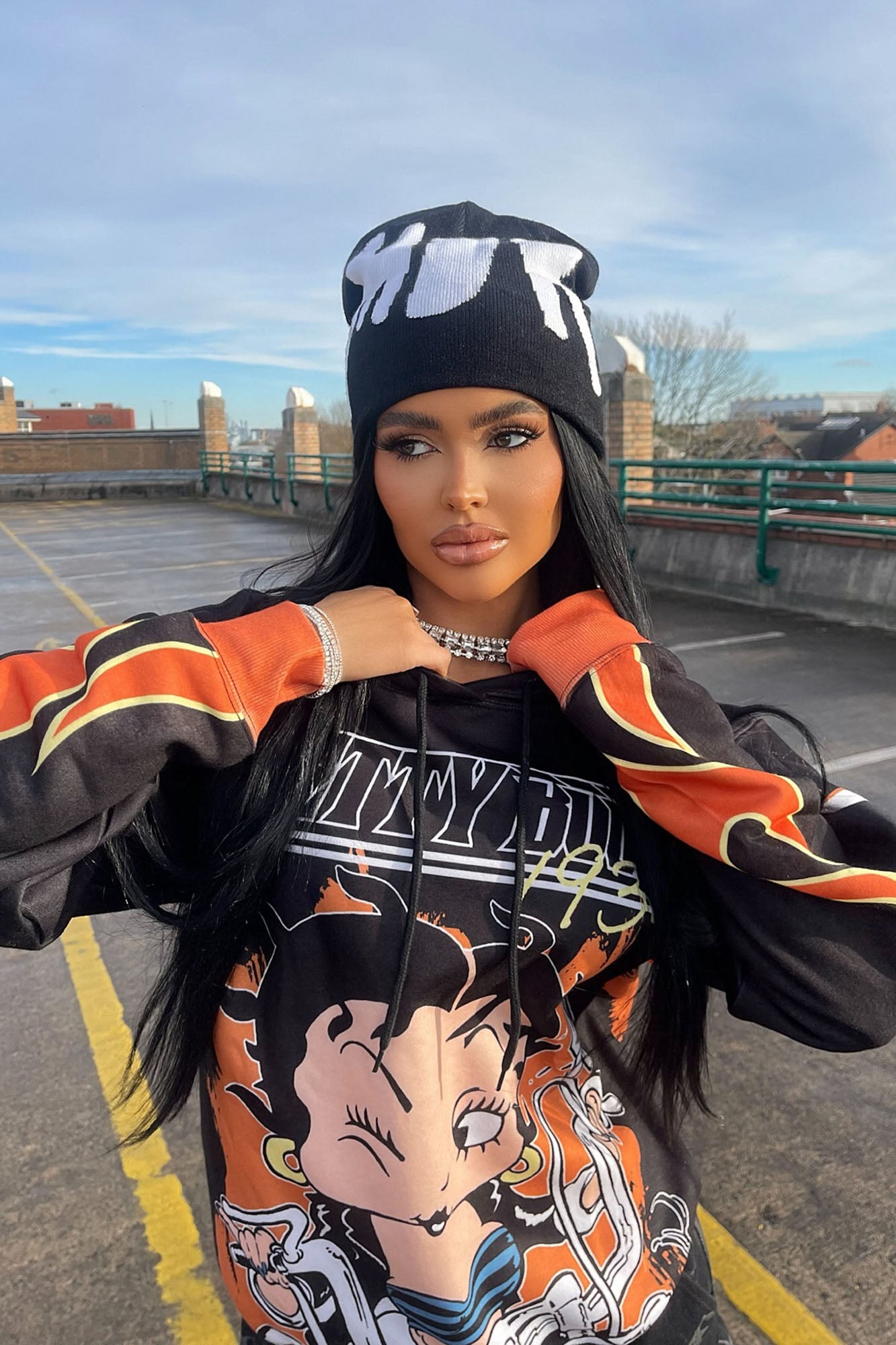 Stylish Betty Boop Graphic Hoodie - Black/Orange with Kangaroo Pocket