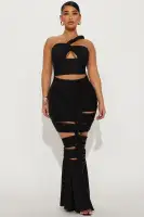Elegant One-Shoulder Maxi Dress with Twist Detail & Ruffle Hem – Black & Cream