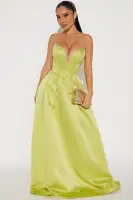 Elegant Chartreuse Maxi Gown with Sweetheart Neckline & Pleated Back – Satin Formal Dress with Padded Cups
