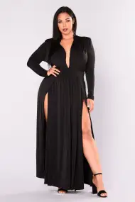Sexy Black Maxi Spree Dress – Deep V Neck, Padded Shoulders & High Slit for a Stunning Look(Black,XS)