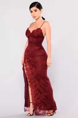 Elegant Sweetheart Neckline Lace Maxi Dress with Adjustable Straps & Side Slit – Mauve, Burgundy, White(Burgundy,XS)