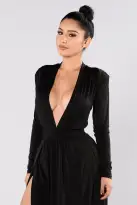 Sexy Black Maxi Spree Dress – Deep V Neck, Padded Shoulders & High Slit for a Stunning Look(Black,XS)